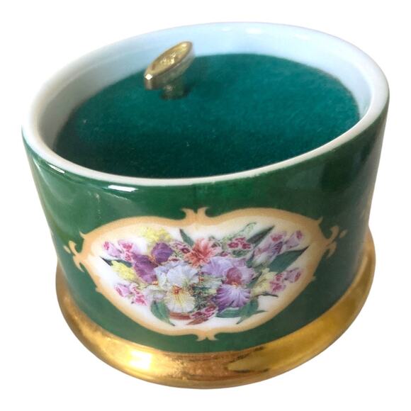 Vintage Porcelein Music Box by Lena Liu Cherished 2" tall x 4" wide - Picture 8 of 14